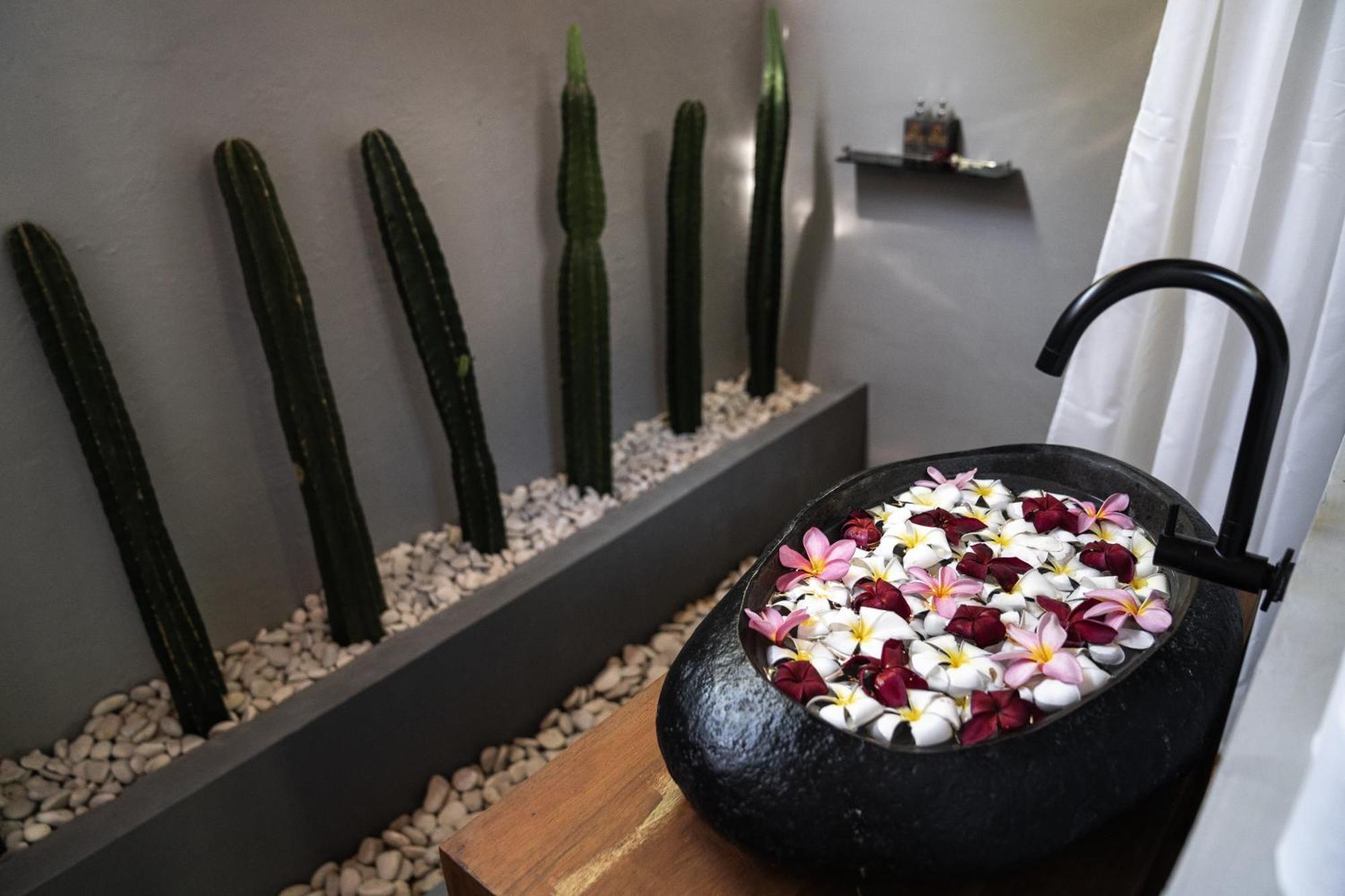 Easy Surf Camp Otel Kuta Lombok Dış mekan fotoğraf